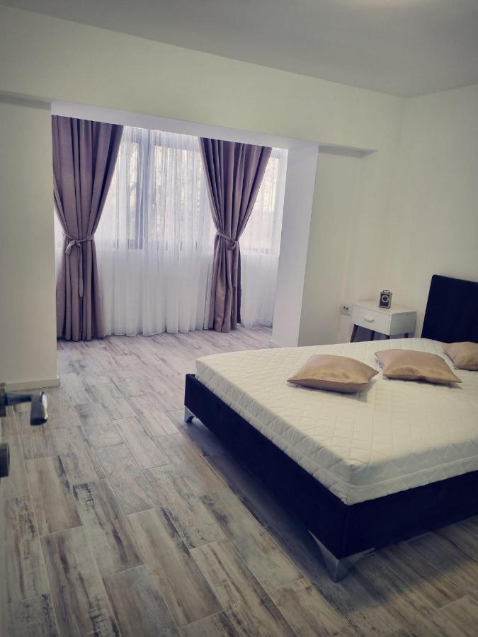 Luxurious Apartment With 3 Rooms And 2 Bathrooms In Corabia Экстерьер фото