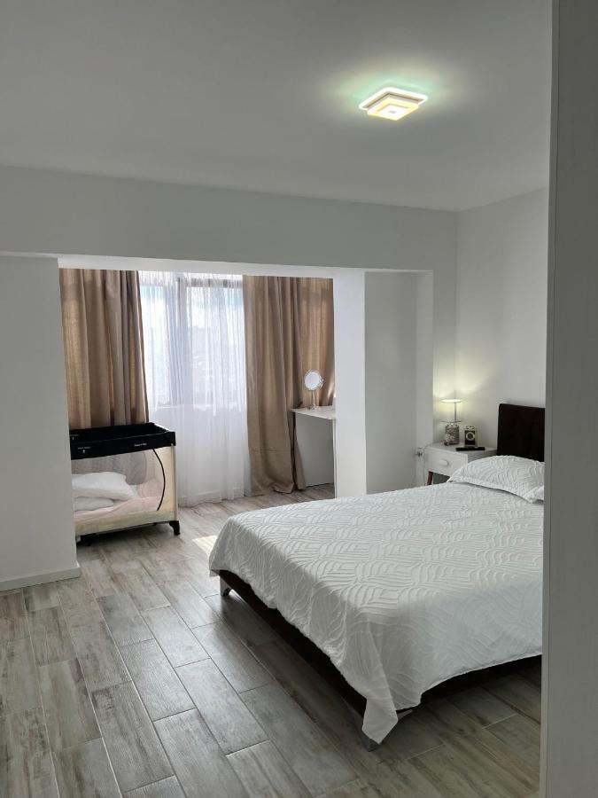 Luxurious Apartment With 3 Rooms And 2 Bathrooms In Corabia Экстерьер фото