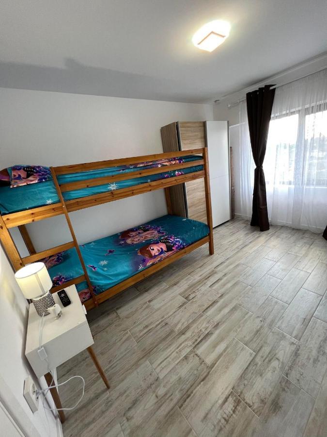 Luxurious Apartment With 3 Rooms And 2 Bathrooms In Corabia Экстерьер фото