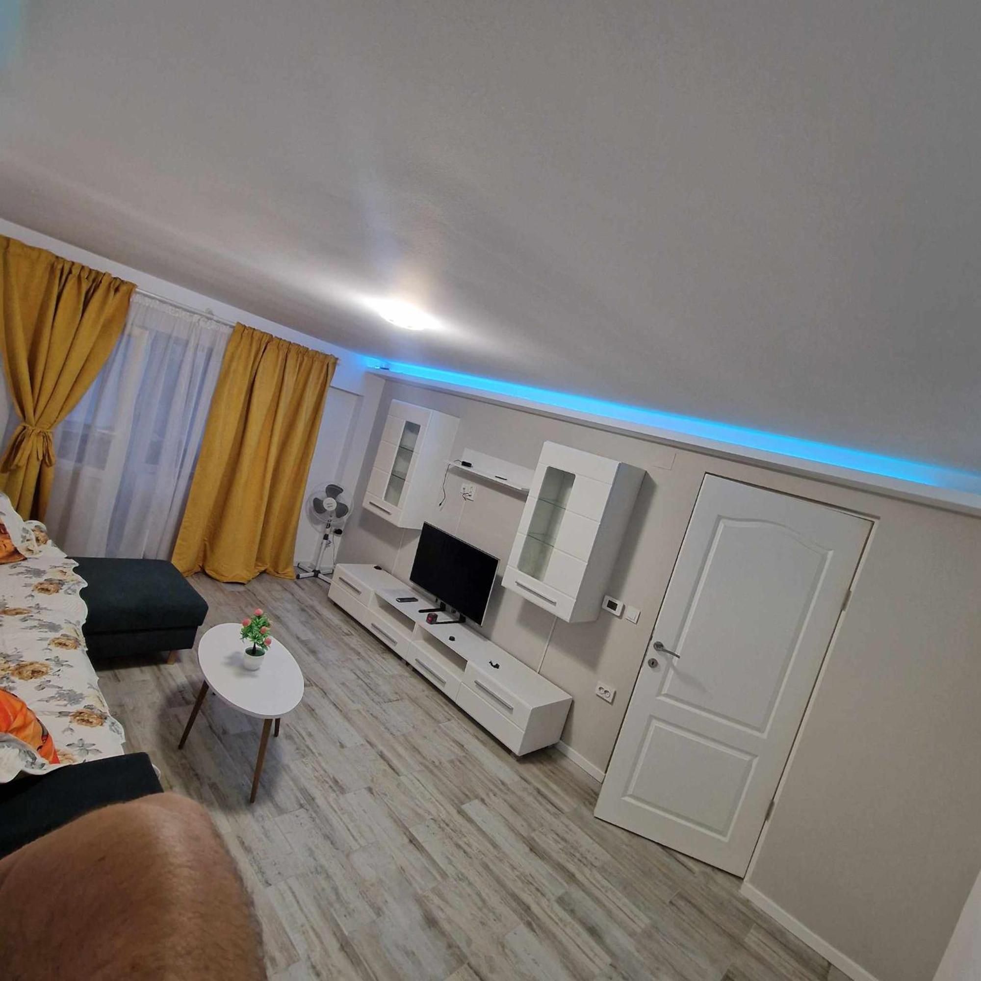 Luxurious Apartment With 3 Rooms And 2 Bathrooms In Corabia Экстерьер фото