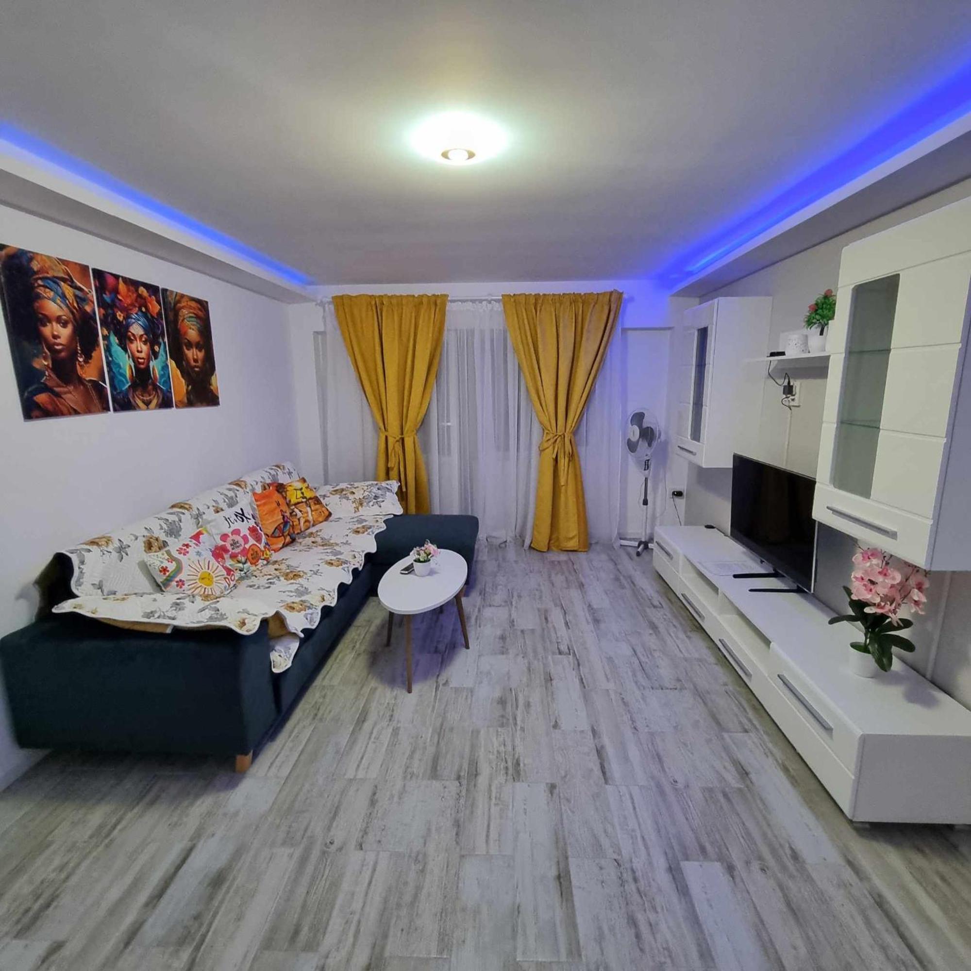 Luxurious Apartment With 3 Rooms And 2 Bathrooms In Corabia Экстерьер фото